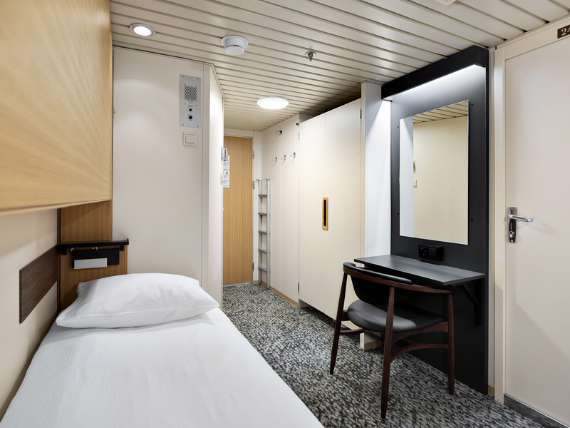 Polar Inside | Twin on lower deck